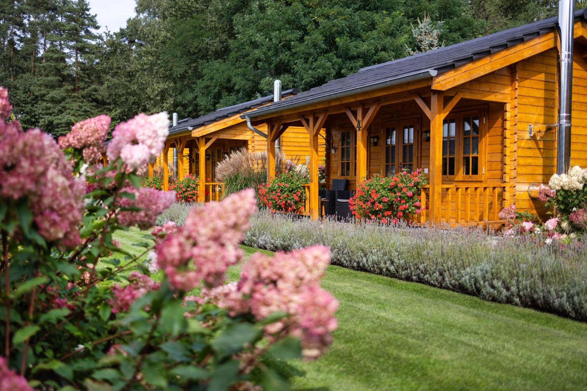 Hubertus Dwór Myśliwski Villa Opole Exterior foto